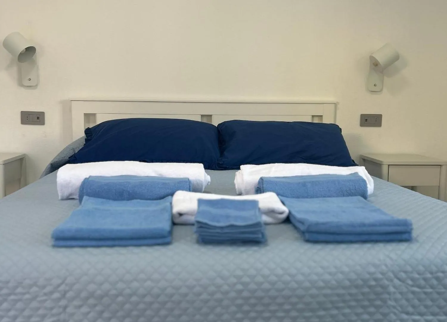 Taylor House Hotel Olbia 0*,